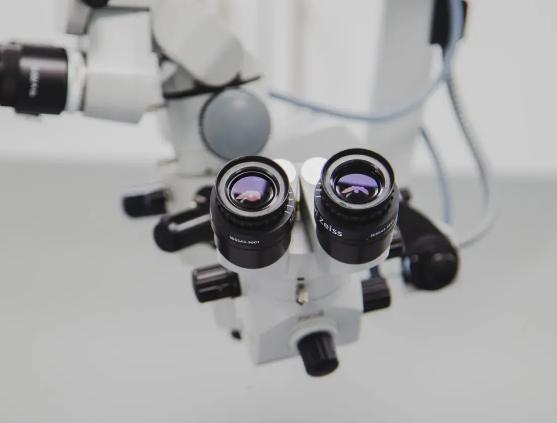 eye surgeon in Toronto